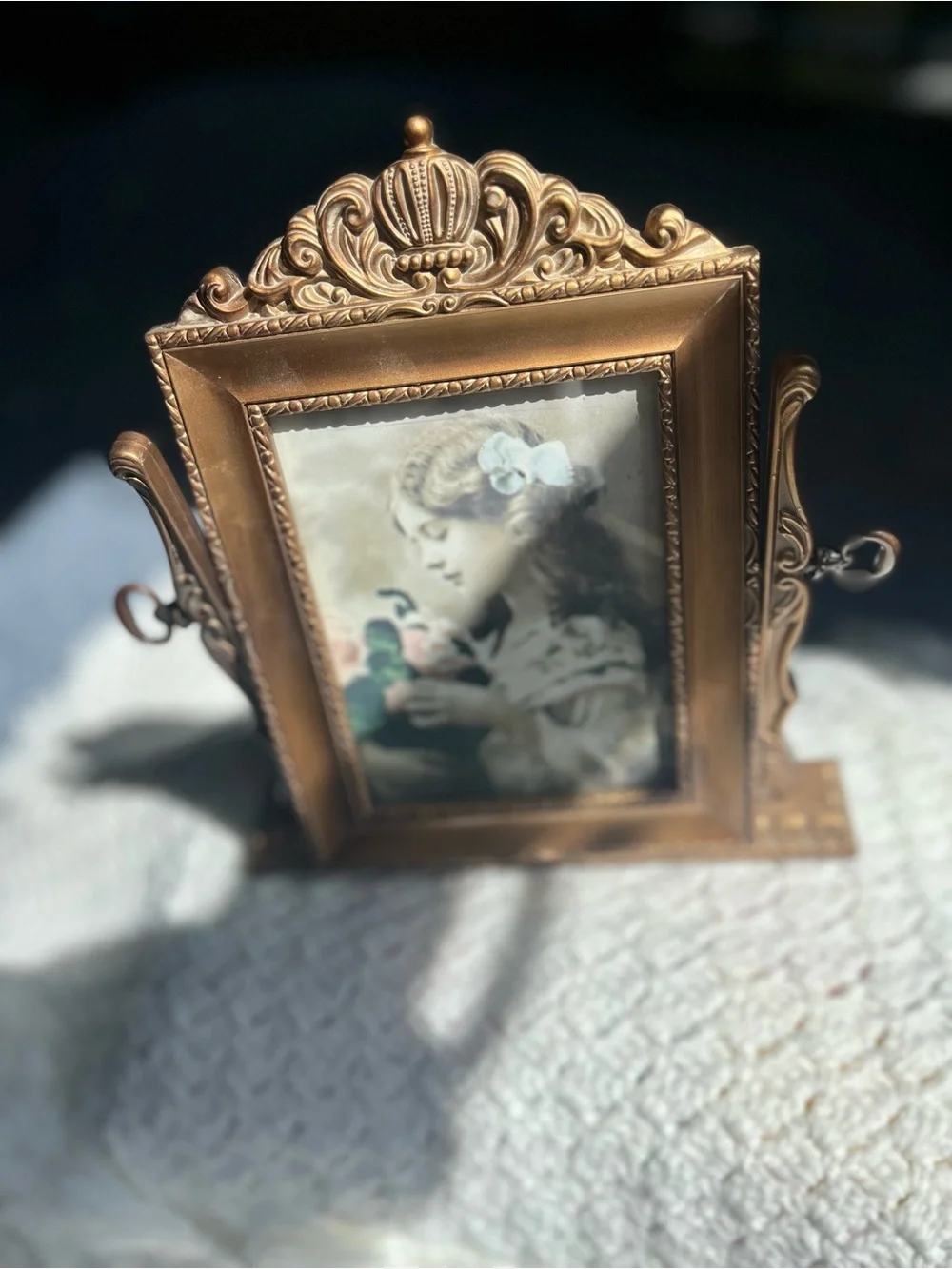 Ornate Gold Vintage-Style Table Picture Frame